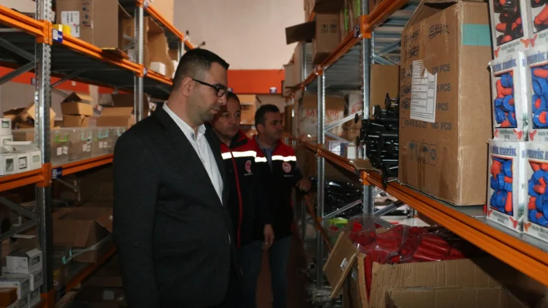 Mavi Sade 10 Nisan Polis Haftası Kutlama Instagram Hikayesi (787 x 443 piksel) (2)