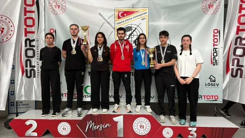 Kırmızı ve Beyaz Sade 10 Nisan Polis Haftası Kutlama Instagram Gönderisi (787 x 443 piksel) (32)