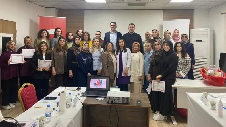Kırmızı ve Beyaz Sade 10 Nisan Polis Haftası Kutlama Instagram Gönderisi (787 x 443 piksel) (6)